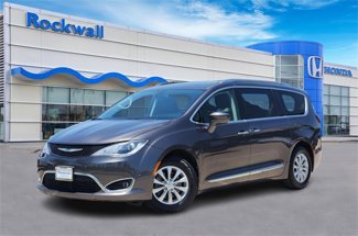 Used 2019 Chrysler Pacifica Touring-L image 1