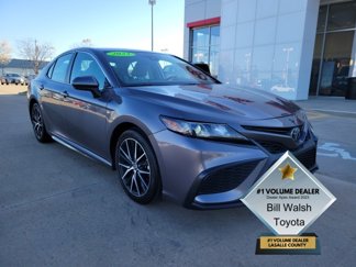 Used 2023 Toyota Camry SE image 1