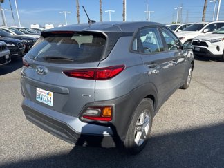 Used 2021 Hyundai Kona SE image 1