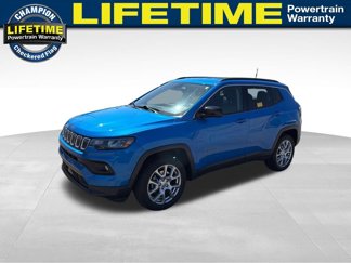 Used 2022 Jeep Compass Latitude image 1