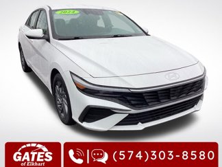 Used 2024 Hyundai Elantra SEL image 1