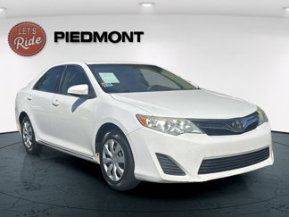Used 2012 Toyota Camry LE image 1