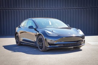 Used 2022 Tesla Model 3 Standard Range image 1
