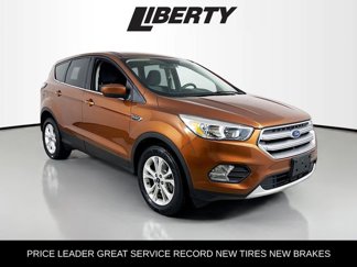 Used 2017 Ford Escape SE image 1