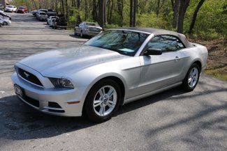 Used 2013 Ford Mustang Convertible image 1