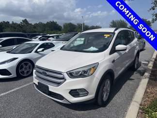 Used 2017 Ford Escape SE w/ Equipment Group 201A image 1
