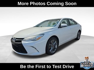 Used 2017 Toyota Camry SE image 1