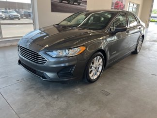 Used 2019 Ford Fusion SE image 1