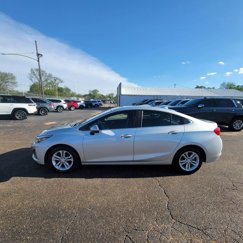 Used 2019 Chevrolet Cruze LT image 1