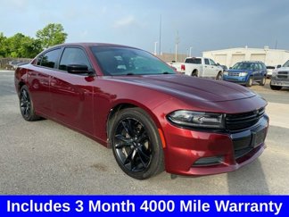 Used 2018 Dodge Charger SXT w/ Blacktop Package image 1