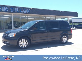 Used 2015 Chrysler Town & Country LX image 1