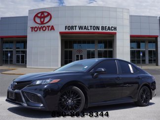 Used 2021 Toyota Camry SE image 1