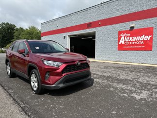 Used 2020 Toyota RAV4 XLE image 1