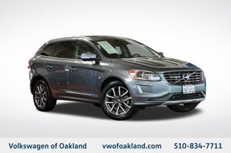 Used 2016 Volvo XC60 T5 Platinum image 1