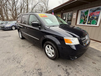 Used 2016 Dodge Grand Caravan SXT image 1