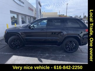 Used 2018 Jeep Grand Cherokee Altitude image 1