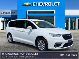 Used 2022 Chrysler Pacifica Touring-L image 1