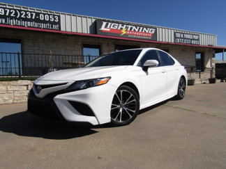 Used 2018 Toyota Camry SE image 1