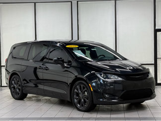 Used 2018 Chrysler Pacifica Touring Plus w/ S Appearance Package image 1