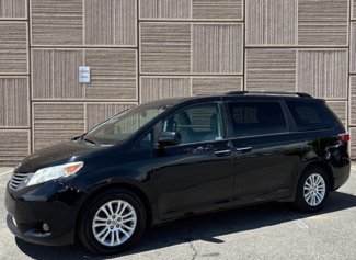 Used 2015 Toyota Sienna XLE w/ XLE Navigation Package image 1