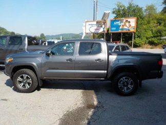 Used 2019 Toyota Tacoma TRD Sport image 1