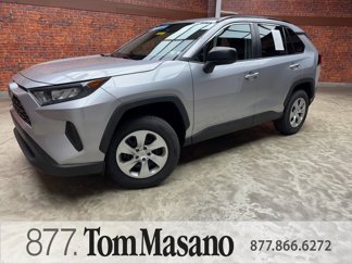 Used 2021 Toyota RAV4 LE image 1
