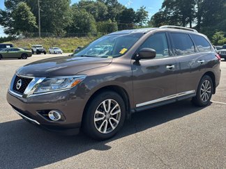 Used 2015 Nissan Pathfinder SL image 1
