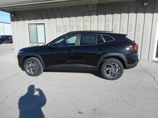 New 2025 Chevrolet Trax LT w/ Sunroof Package image 1