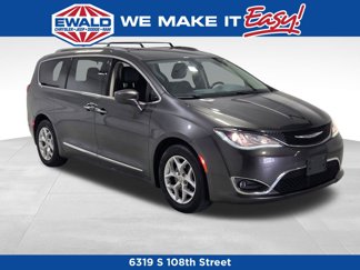 Used 2017 Chrysler Pacifica Touring-L Plus w/ Tire & Wheel Group image 1