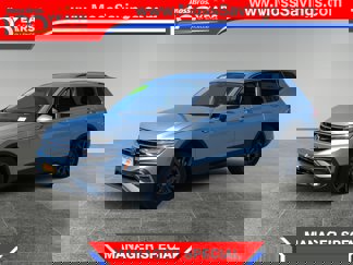 Used 2023 Volkswagen Tiguan SE image 1