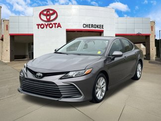 Used 2022 Toyota Camry LE image 1