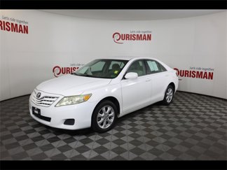 Used 2011 Toyota Camry LE image 1