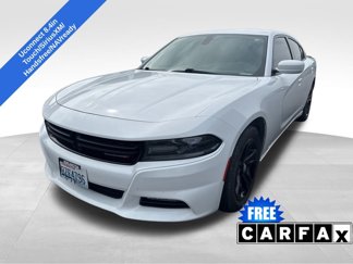 Used 2015 Dodge Charger SXT image 1