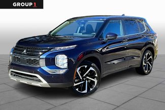 Used 2023 Mitsubishi Outlander SE image 1