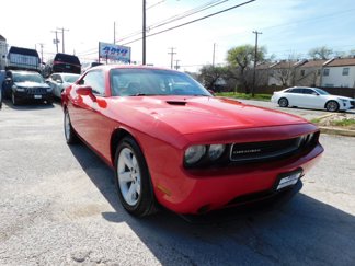 Used 2014 Dodge Challenger SXT image 1