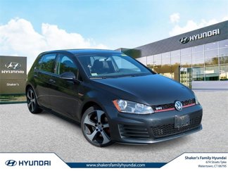 Used 2017 Volkswagen Golf S image 1