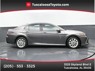 Used 2022 Toyota Camry LE image 1