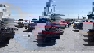 Used 2017 Jeep Grand Cherokee Altitude image 1