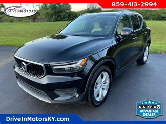 Used 2022 Volvo XC40 T5 Momentum image 1