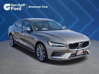 Used 2019 Volvo S60 T6 Momentum w/ Premium Package image 1