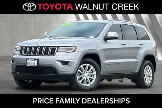 Used 2021 Jeep Grand Cherokee Laredo image 1