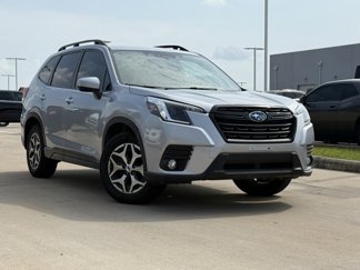 Used 2023 Subaru Forester Premium image 1