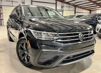 Used 2024 Volkswagen Tiguan SE image 1