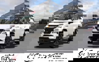 Used 2023 Nissan Rogue SV image 1