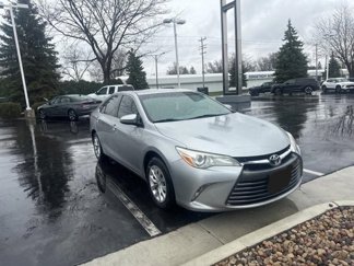 Used 2015 Toyota Camry LE image 1