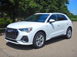 Used 2024 Audi Q3 2.0T Premium image 1