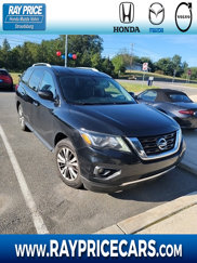 Used 2019 Nissan Pathfinder SV image 1