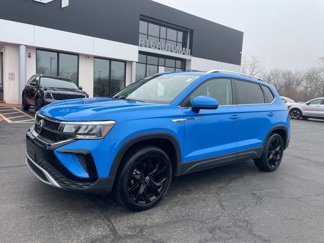 Used 2022 Volkswagen Taos SE image 1