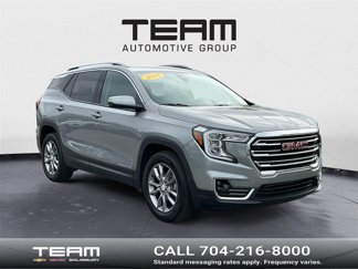 Used 2024 GMC Terrain SLT image 1