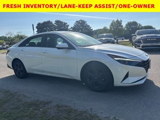 Used 2022 Hyundai Elantra SEL image 1